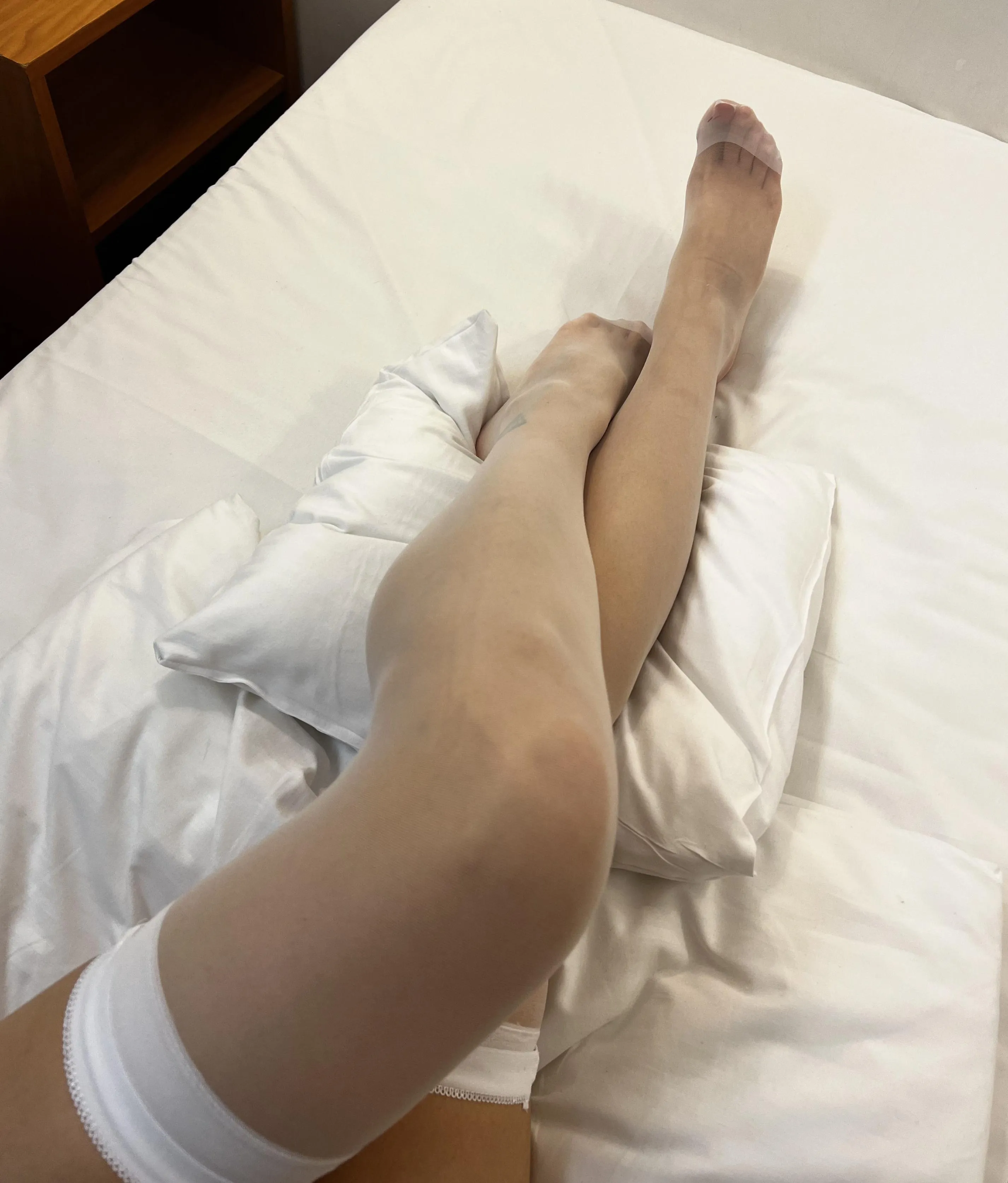 Imagine having these legs wrapped around you, daddy