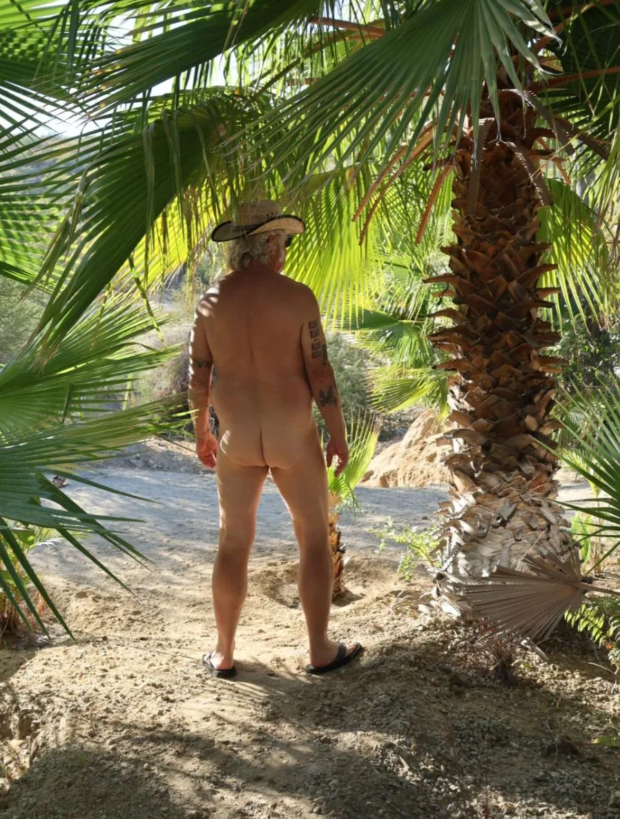 Naked hike in Baja California Sur, Mexico