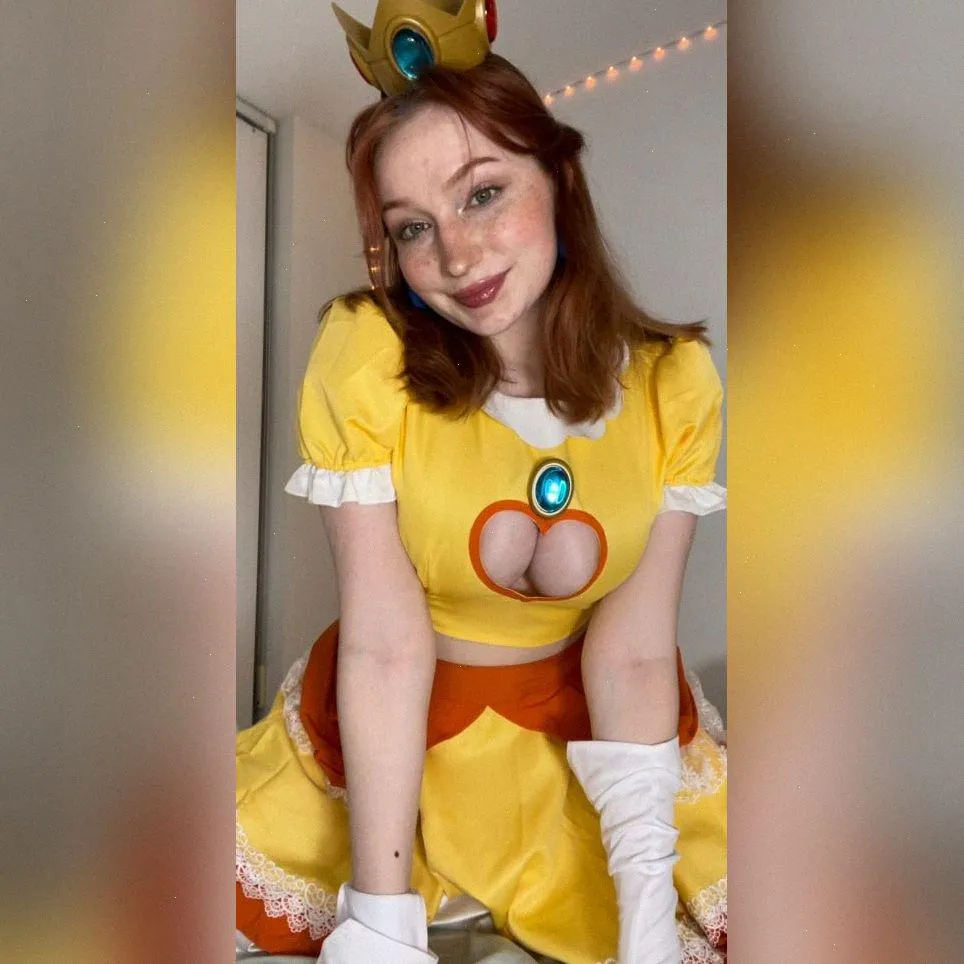 Princess Daisy from Mario (Lacey)