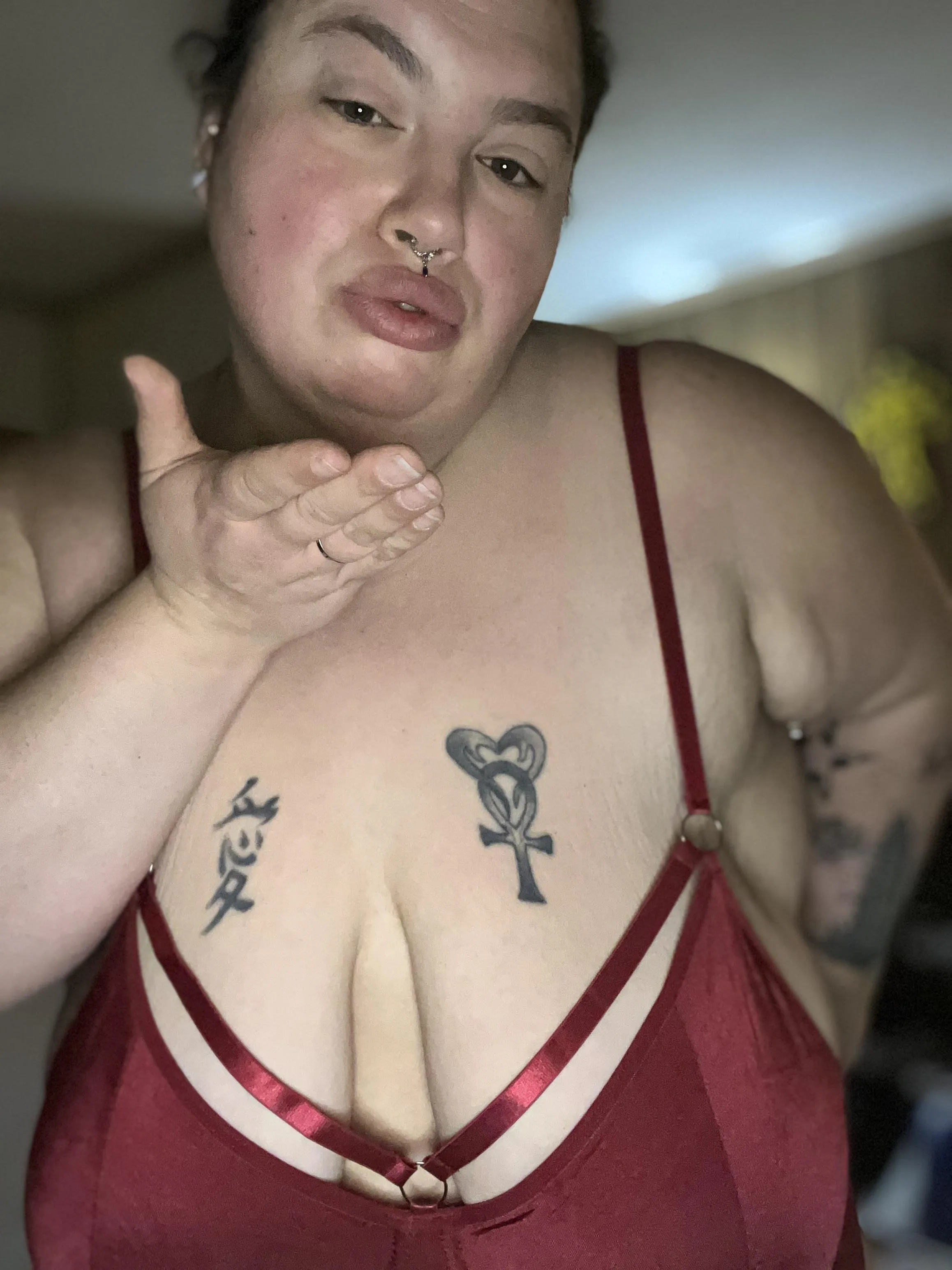 [Selling] Available now for [sext] [pic] premade [vid] [gfe] and [rate]. Just a BBW wanting fun!