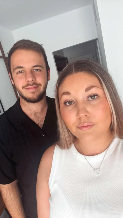 We are after a couple to watch and watch us!!