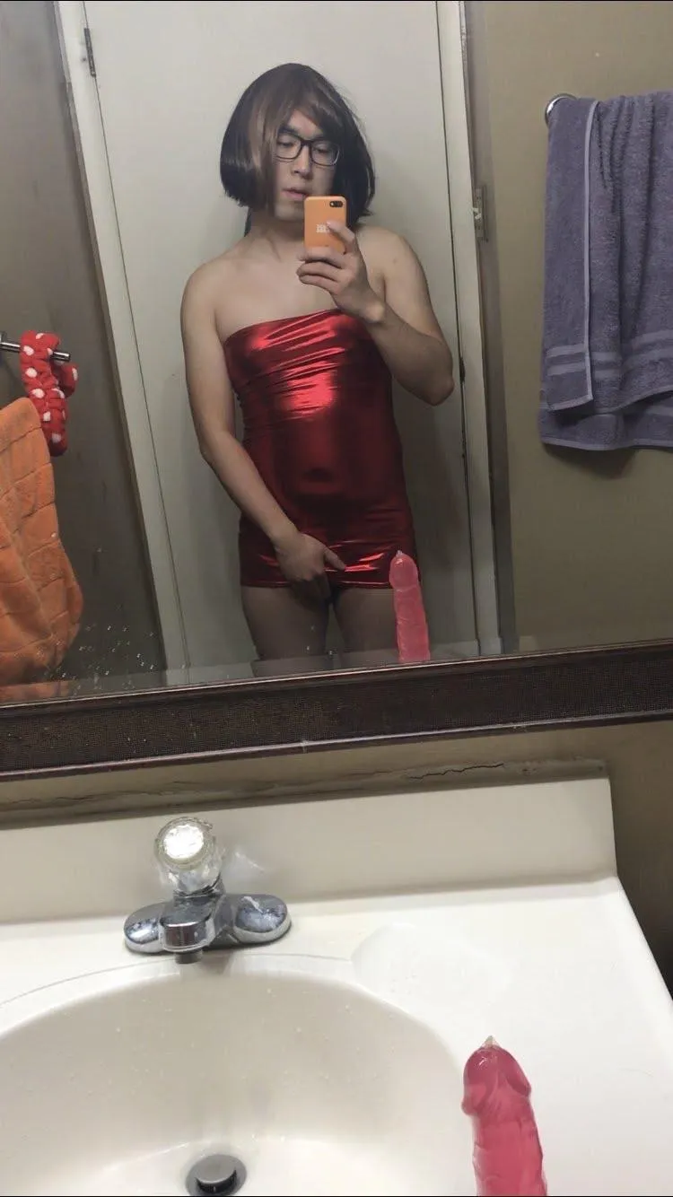 Who wants to give me so much cum facial ???