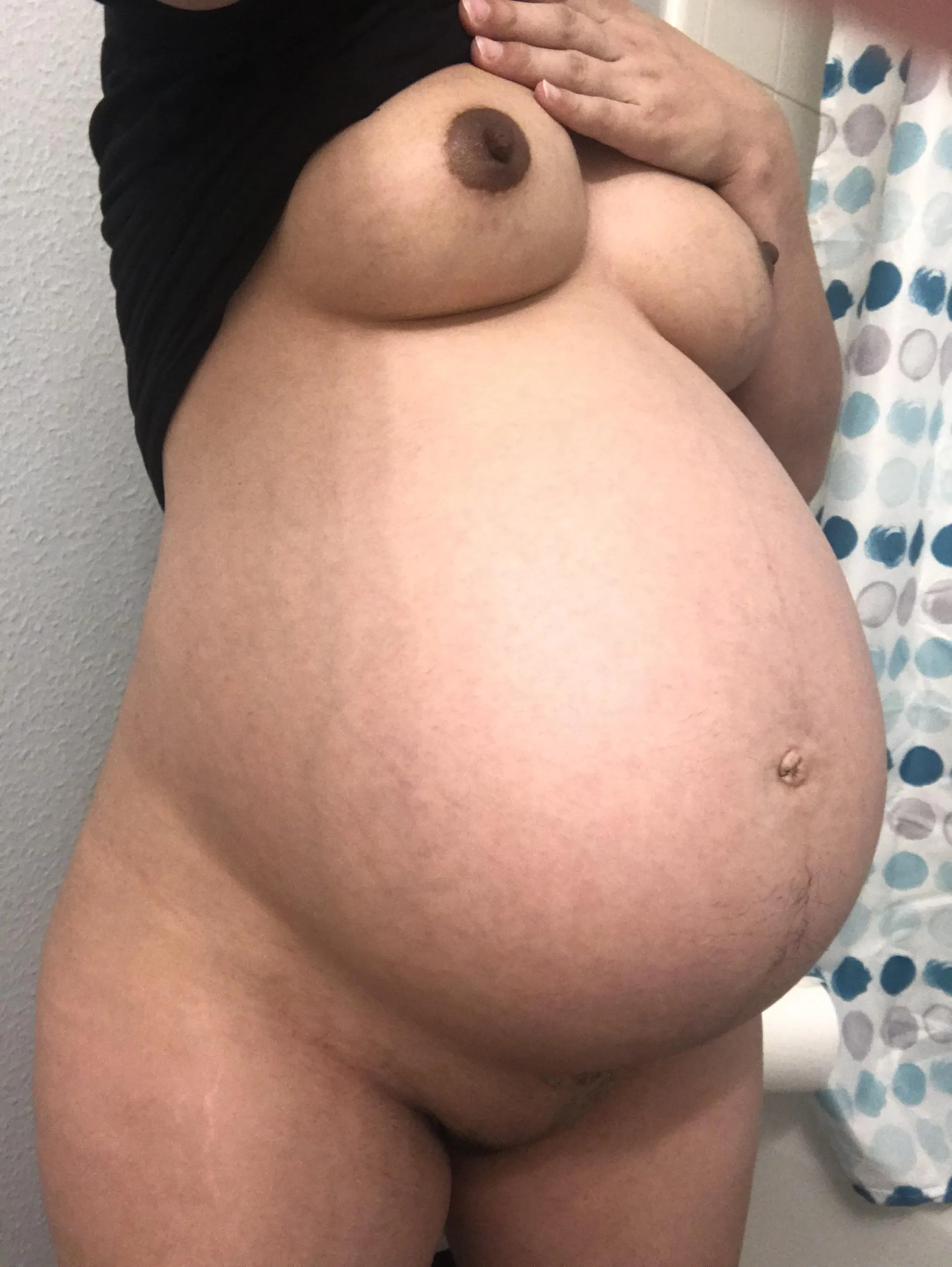 33 weeks and feeling sexy