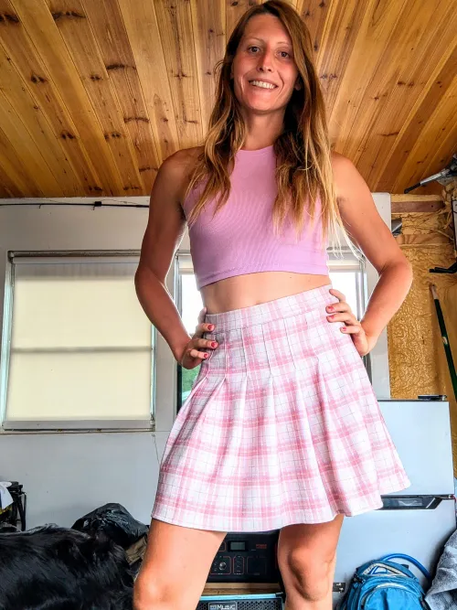 I need to wear skirts more often. I love this look