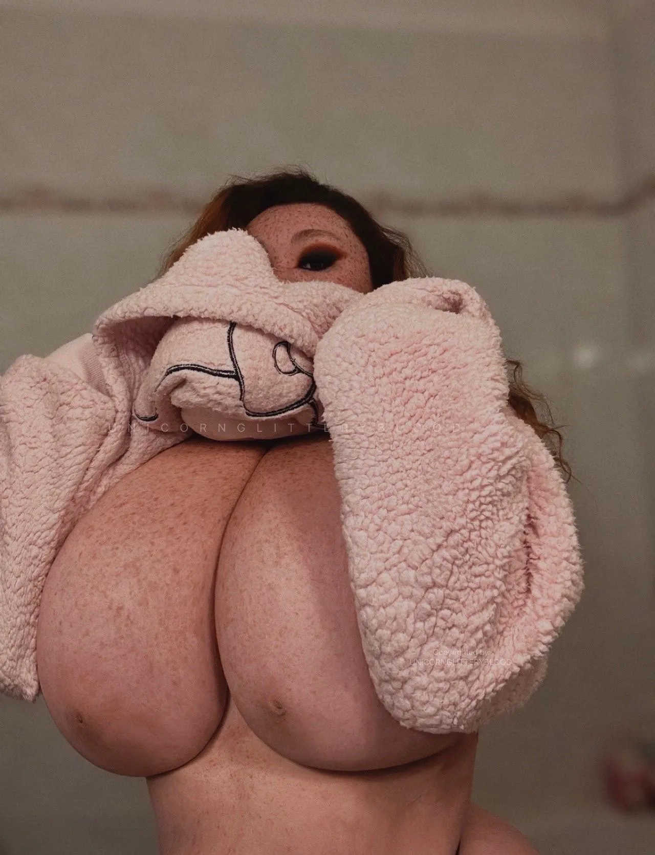 [OC] if you dont have friends that send you nudies, i can be that friend! hehe