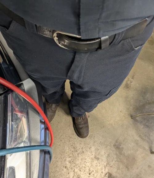 Anyone wanna see why Dad's bulging at work?