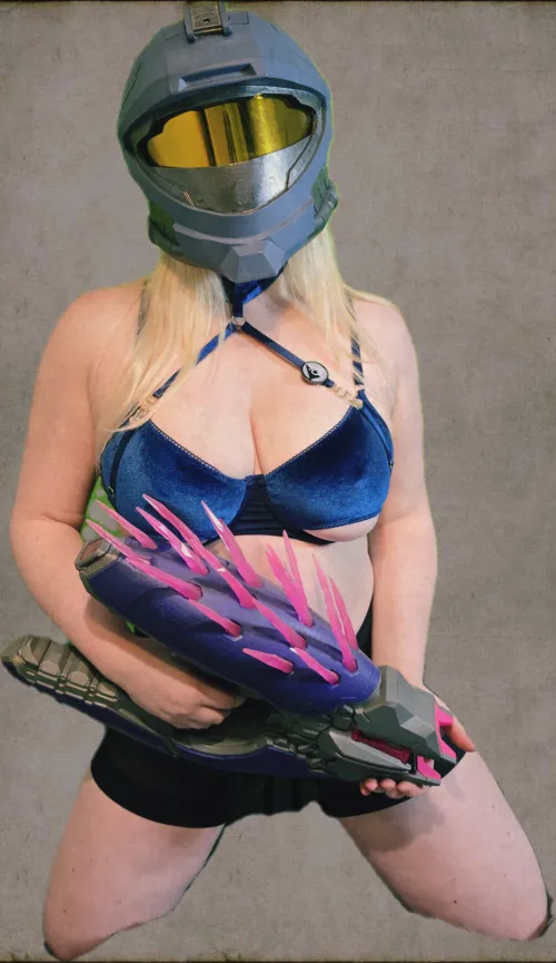 Anyone want to play Halo with me ?