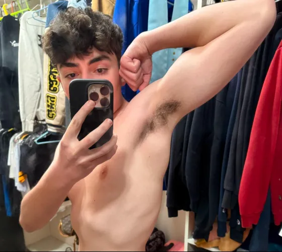 Come worship my pits and get feminized bitch