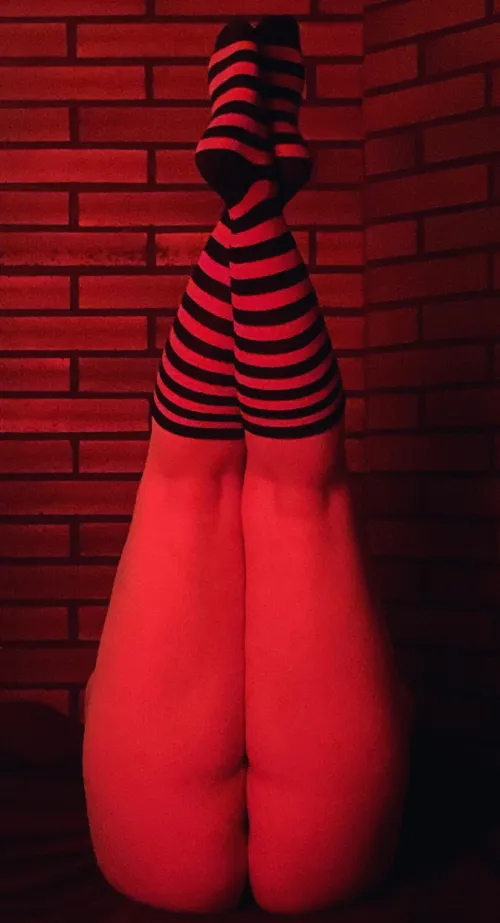 Do you like striped socks? [F]
