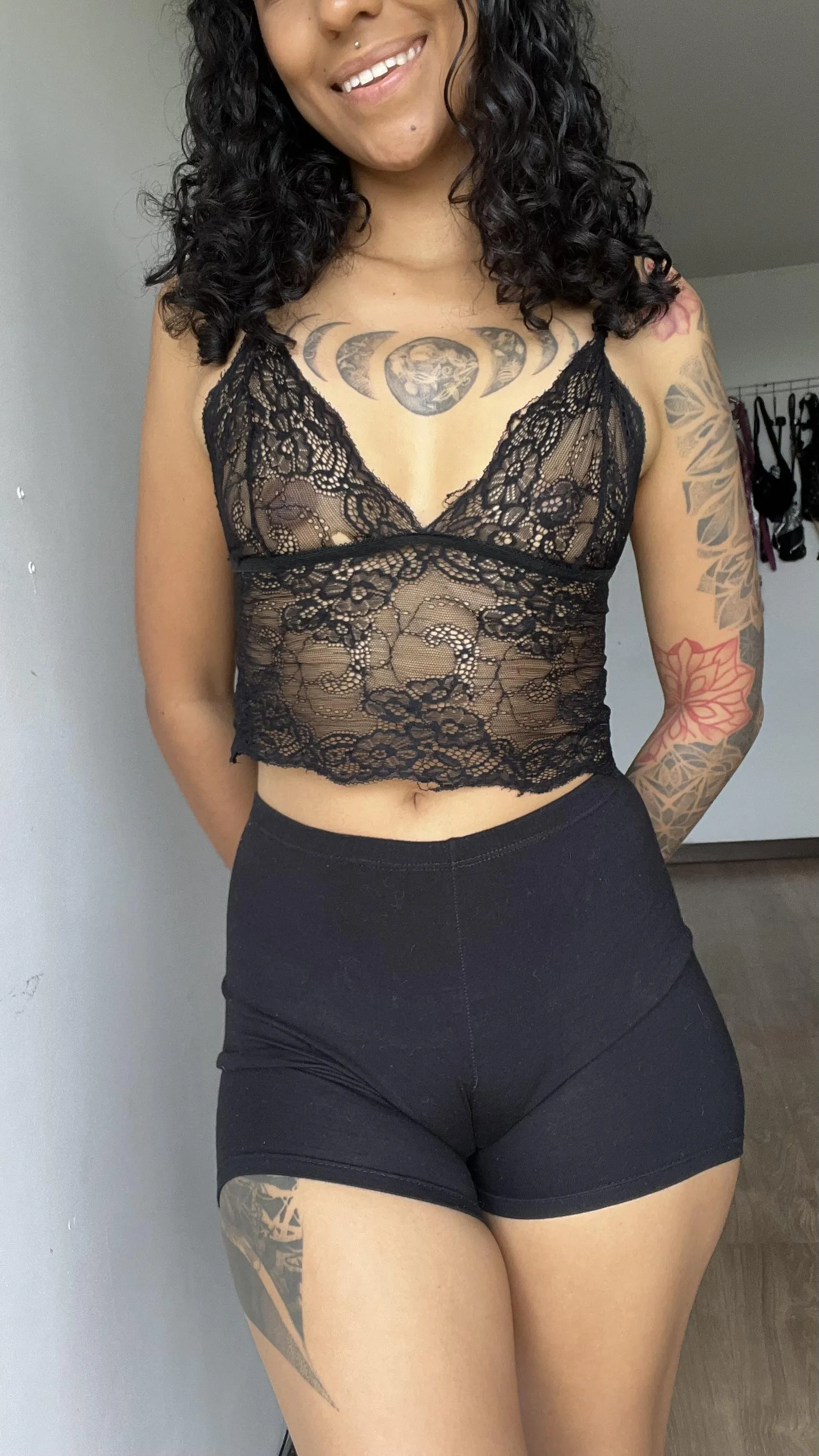 How do you like my seductive booty?