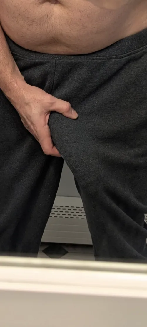 How many hands will it take for you to hold it ?