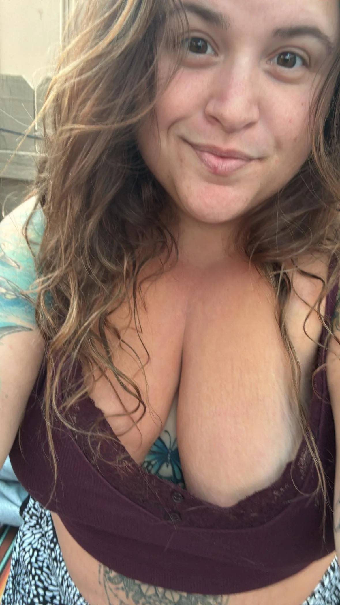 let these sexy tatted bbw curves seduce you !