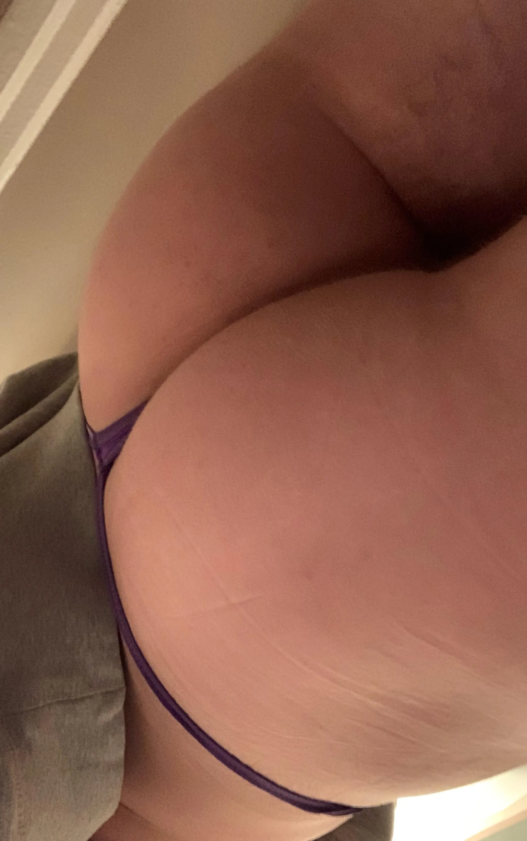 Love showing off my 25 y/o ass for everyone