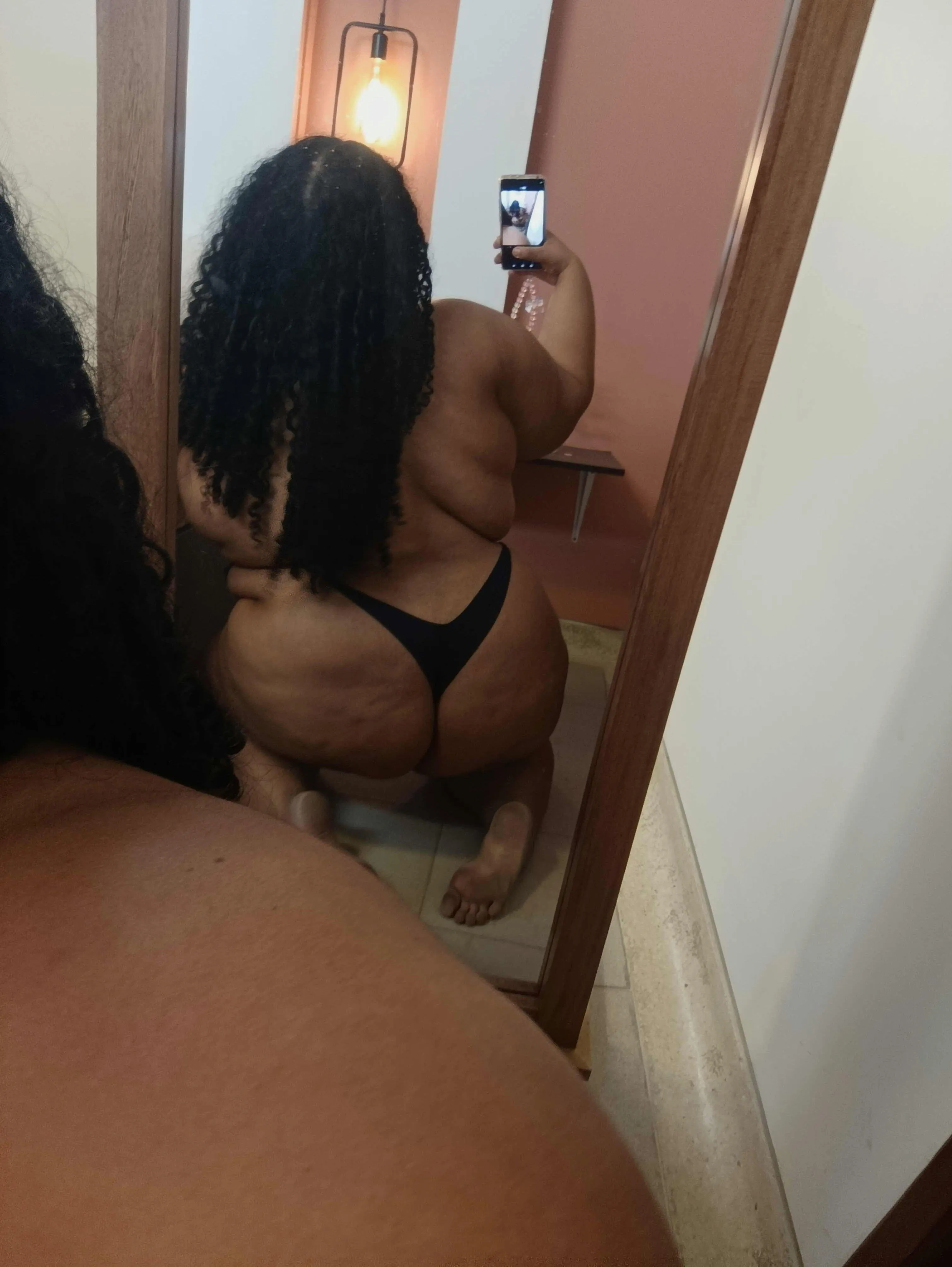 say yes if ur fucking me in this position and i'll send you a gift ( check dm )