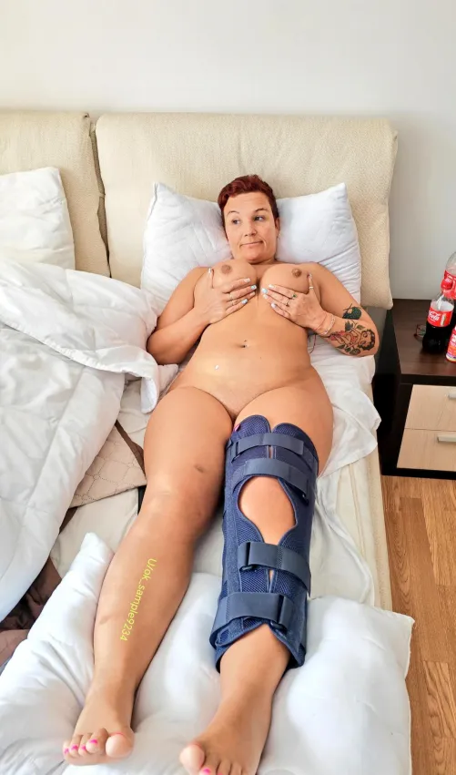 Typical clumsy me, oooops skiing can be dangerous! 42 UK cougar