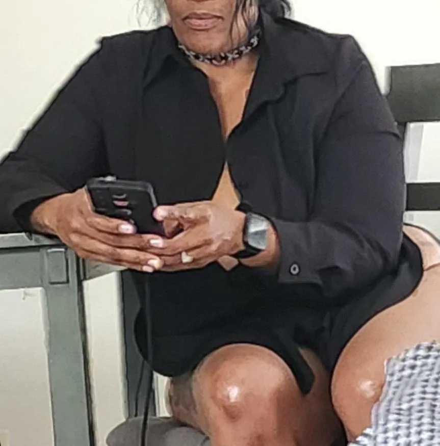 50F52M4m wondering if there are any personal trainers out there that would want to exchange training for me and my wife for physical renumeration from her?