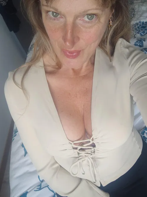 I am a shy and lonely old lady now...