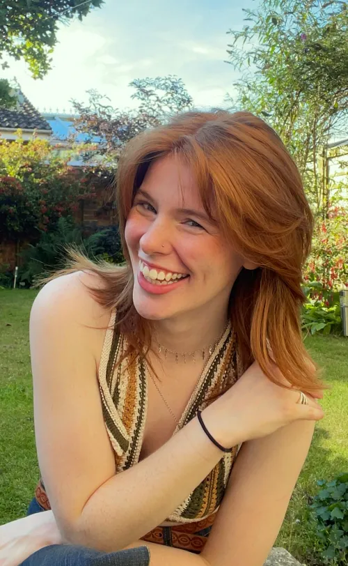 No make  up just pure and genuine smile