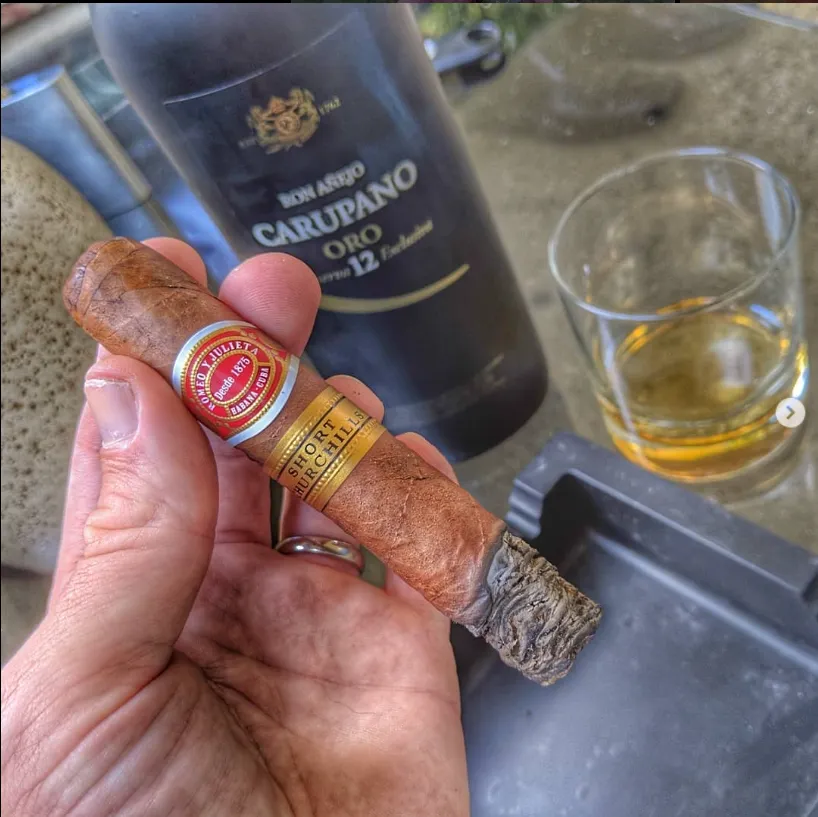 Pairing Chronicles #77: R&J Short Churchills + Carupano 12
