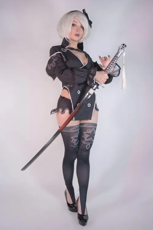 Serving 2B on a hot platter (Shiroktsne)