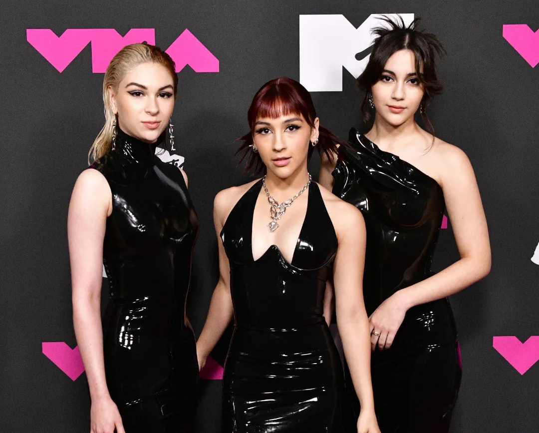 The Warning girls in full Latex