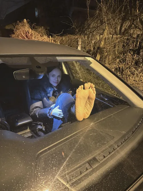 Daddy do you want me to make you feel good about my soles in the car