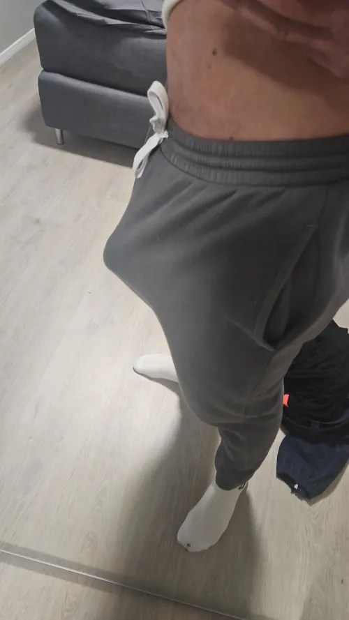 Going commando, want to pull my joggs off?