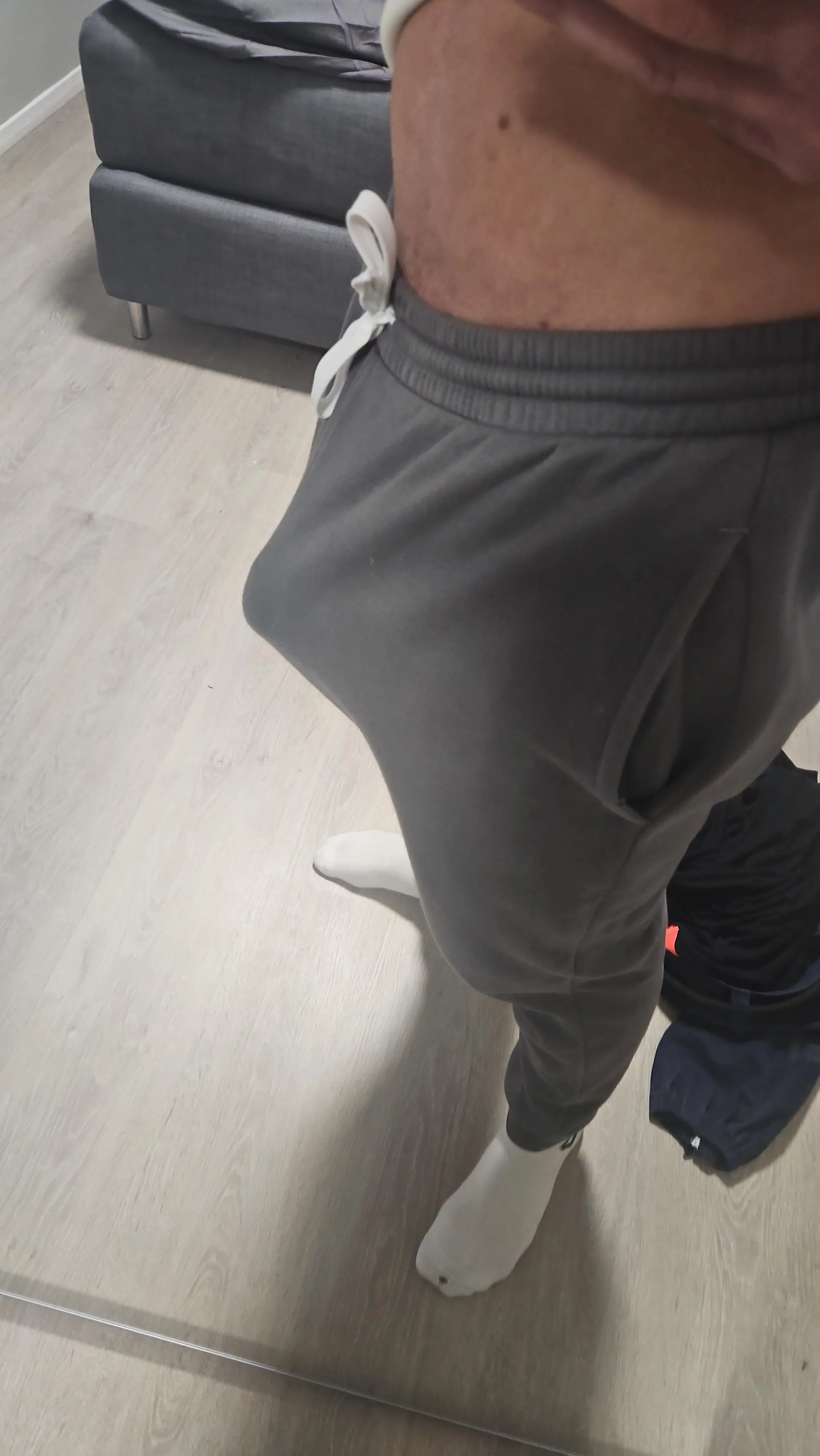 Going commando, want to pull my joggs off?