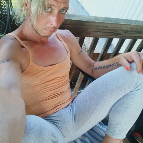 hello, Male and im 39, in Asheville and looking for (((MF4MF))