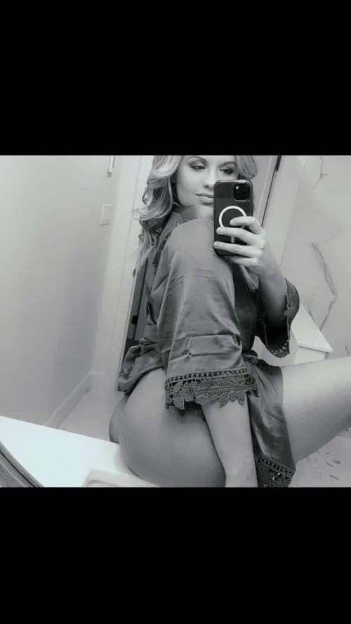 Nothing beats Sunday morning ass grabs (f)