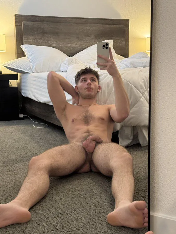 Haven’t showered this finals week and my cock is soft and my pits are stinky