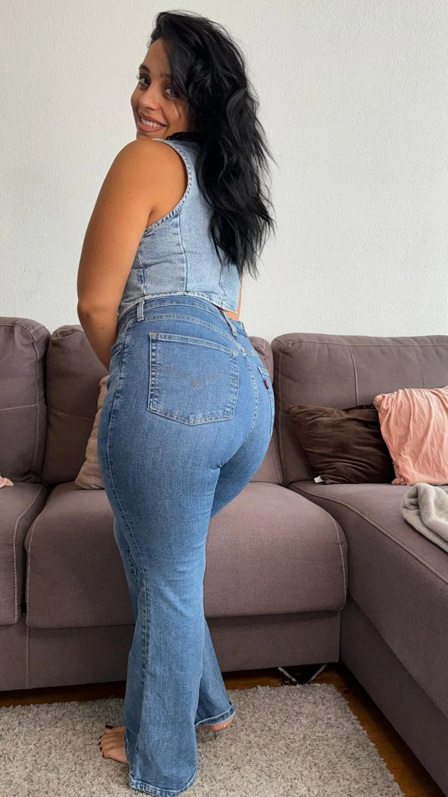 I am alone at home, my booty must be licked today