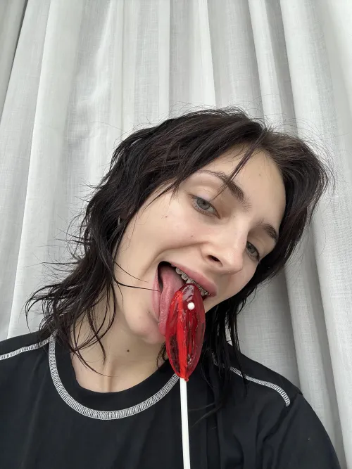 I'm very fond of sweet lollipops