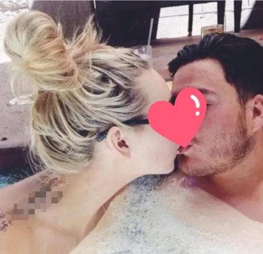 Mid 30s couple looking for fun, laid-back friends—no rush, no pressure, just good vibes. Shoot us a message with a little intro and a PG pic.