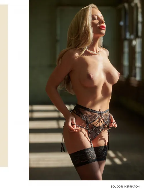 Selected for 'Best of Boudoir 2024' by Boudoir Inspirations Magazine