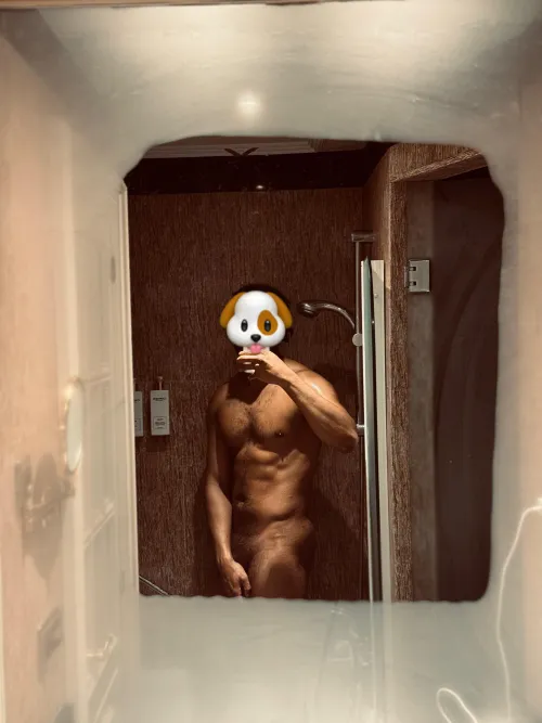 28 M4F or select couples, just a chill guy who’s good at what I do.