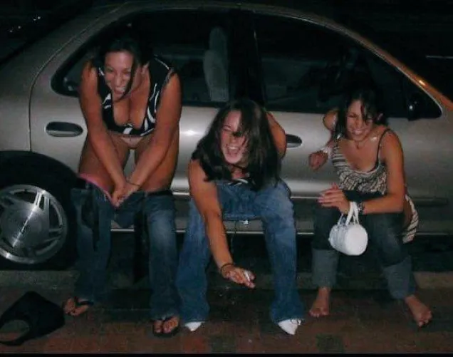 3 girl next to a car
