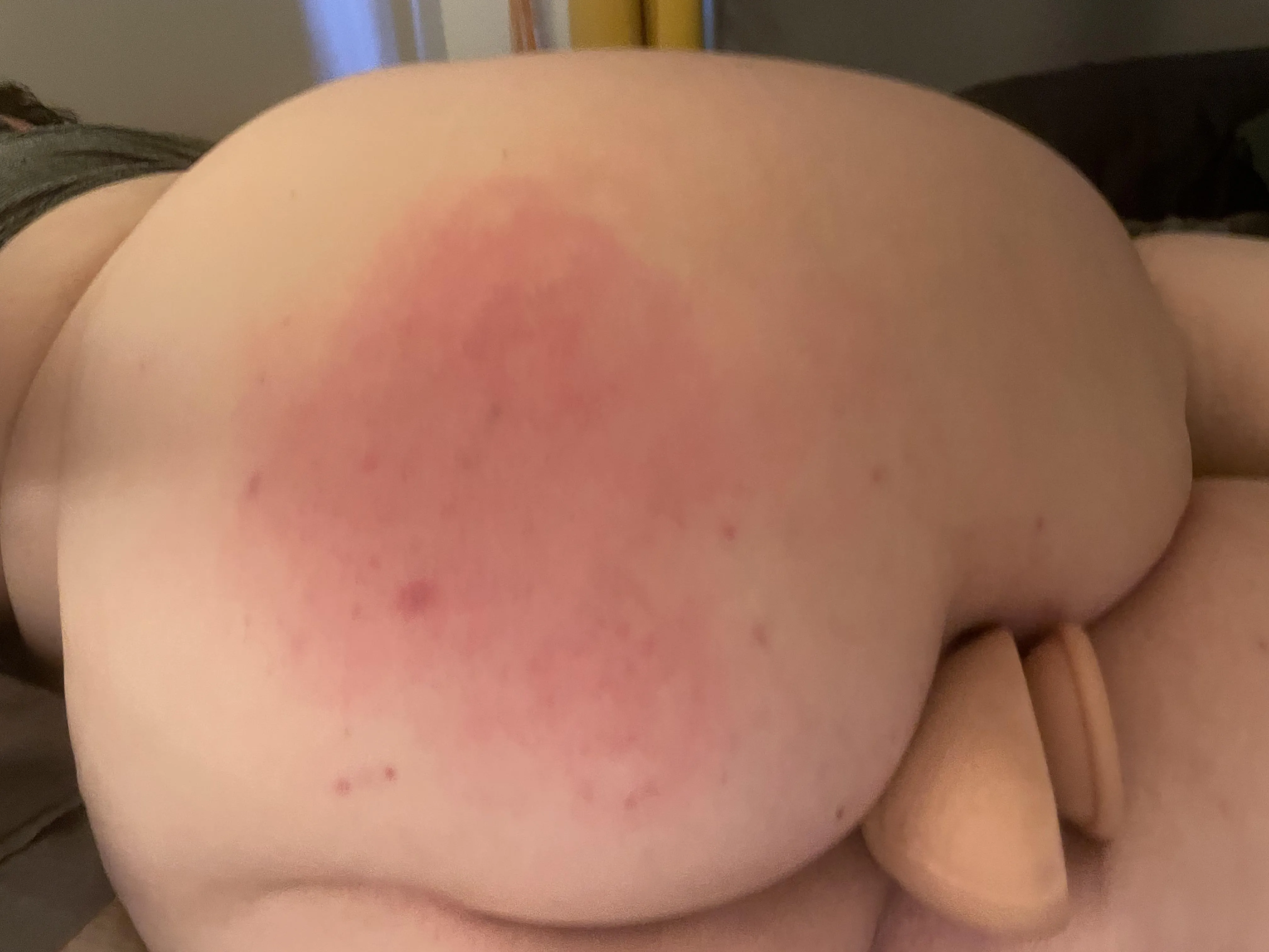 38 [F4M] curvy babygirl looking soft(ish) daddy dom to manhandle her