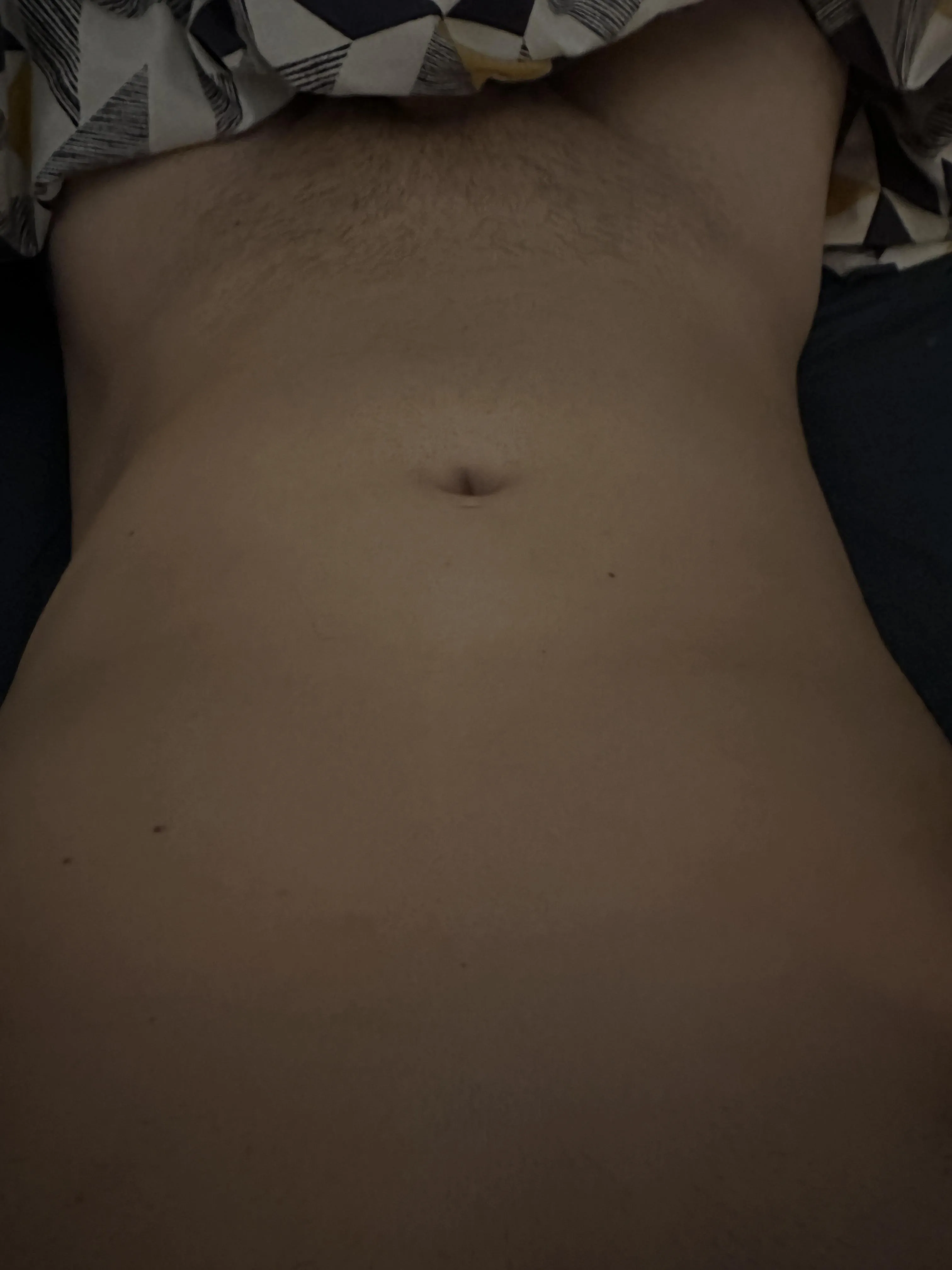 41 top daddy looking for some fun with 18+ bottom boy. More pics in profile. Dm me age and snap. Smooth to the front ;)