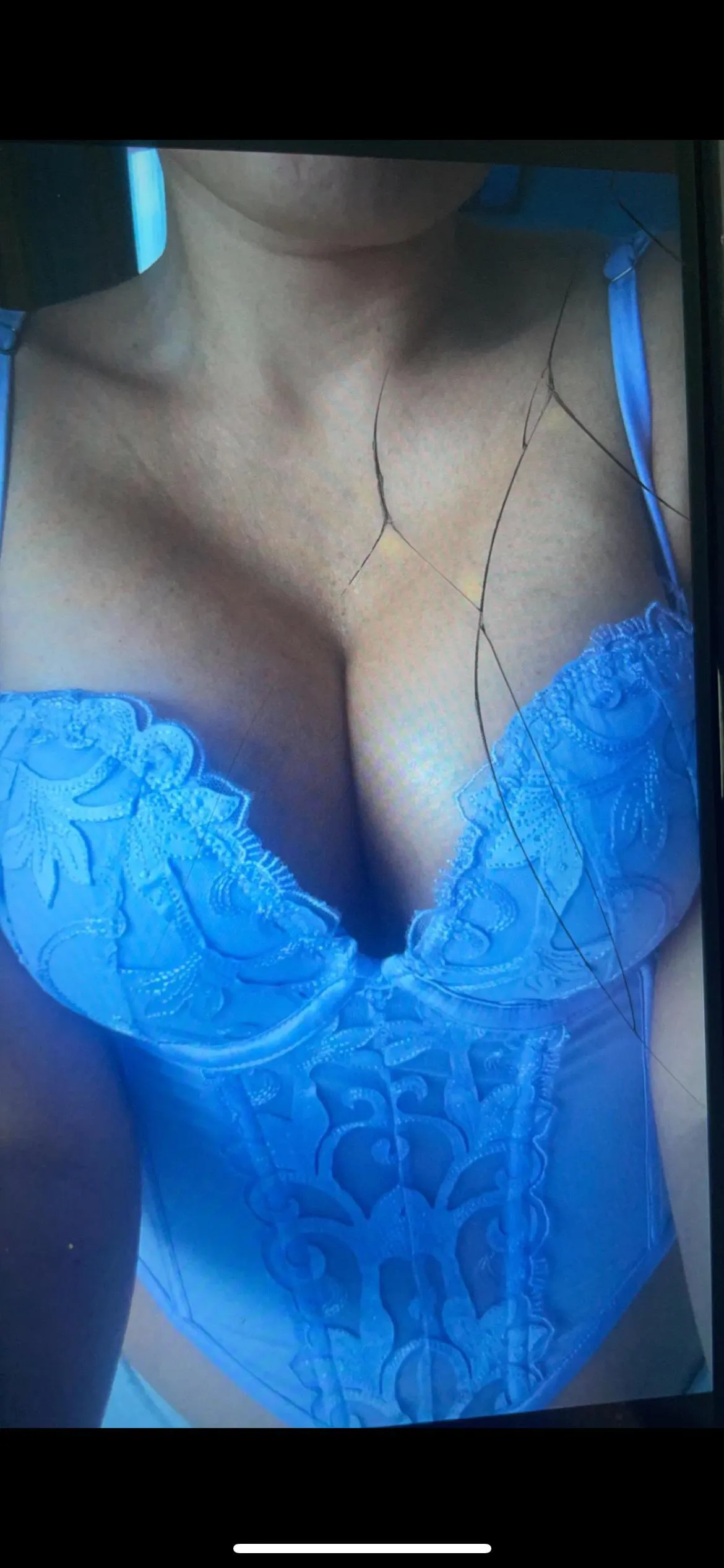 Anyone wanna jerk to my mommy