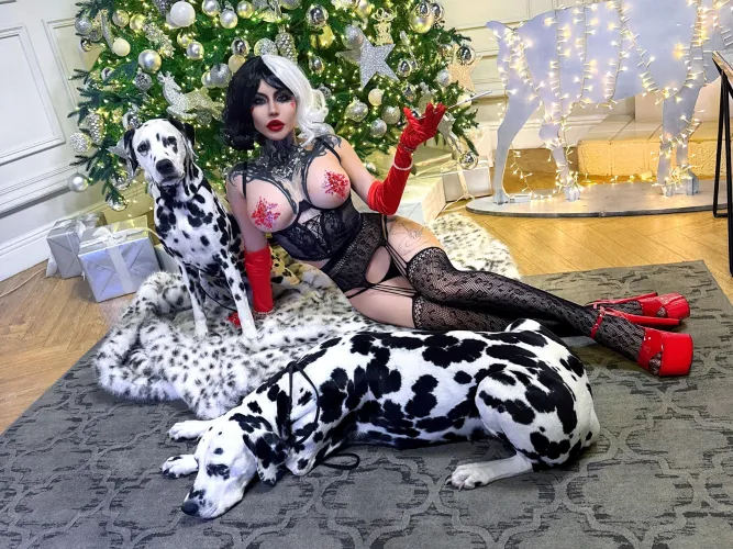 Cruella de Vil [One Hundred and One Dalmatians] by Aleksa_Vamp
