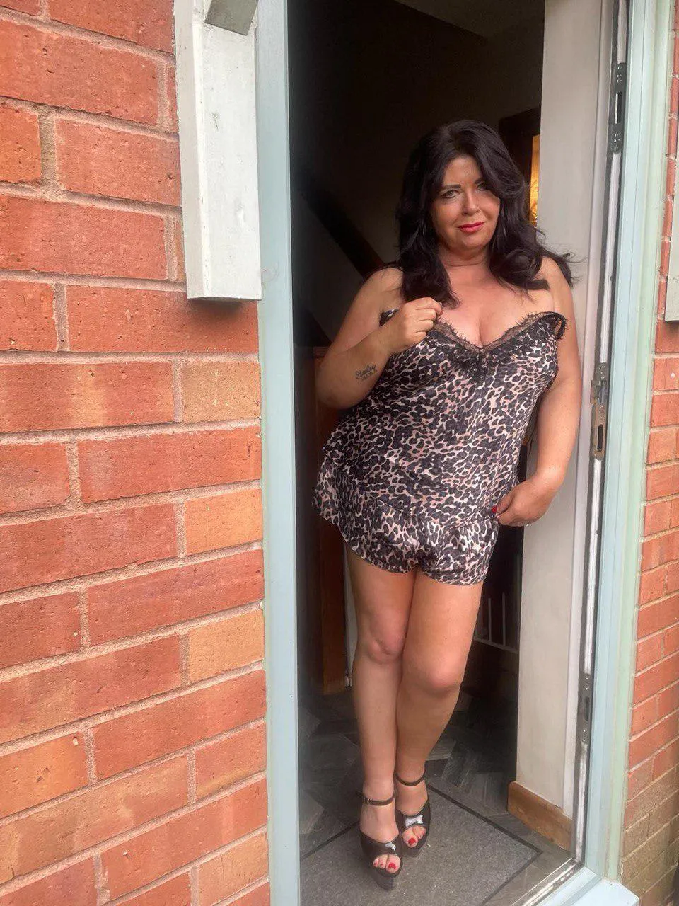 Granny greeting you at the Door like this. Have you come round for tea and biscuits?