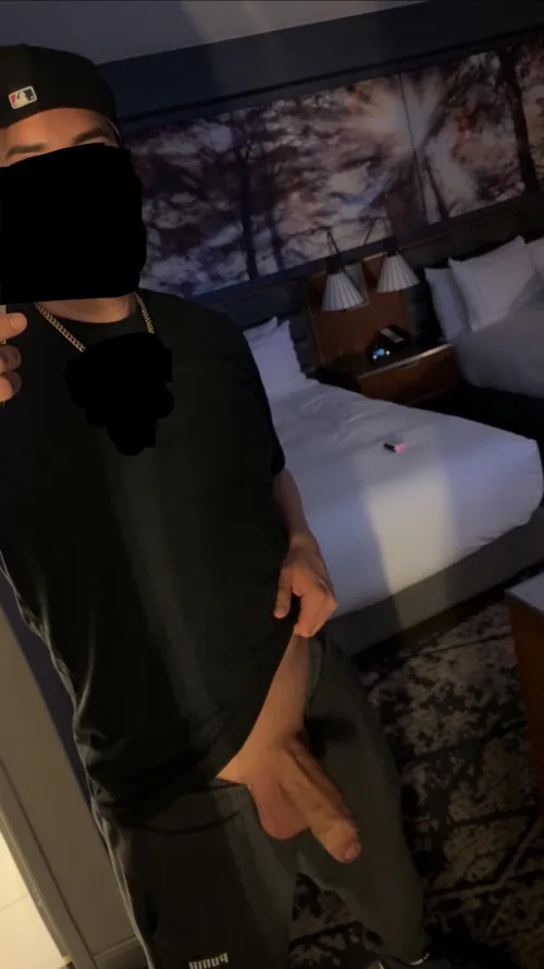 Hey Denver! I bet $100 cash that you can't make me cum from head in under 3 minutes 😈