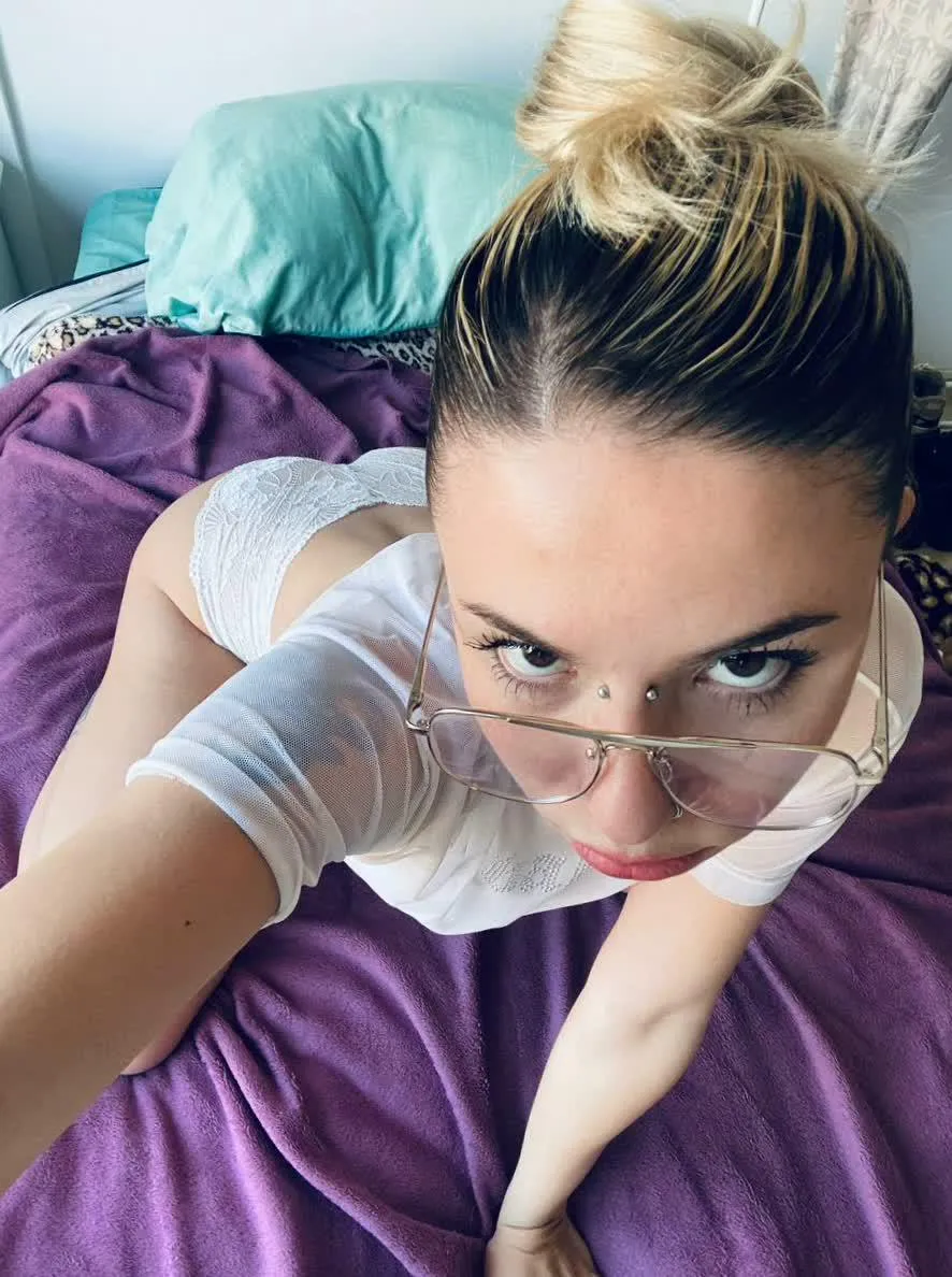 Let’s make the night count, daddy 😏🔥