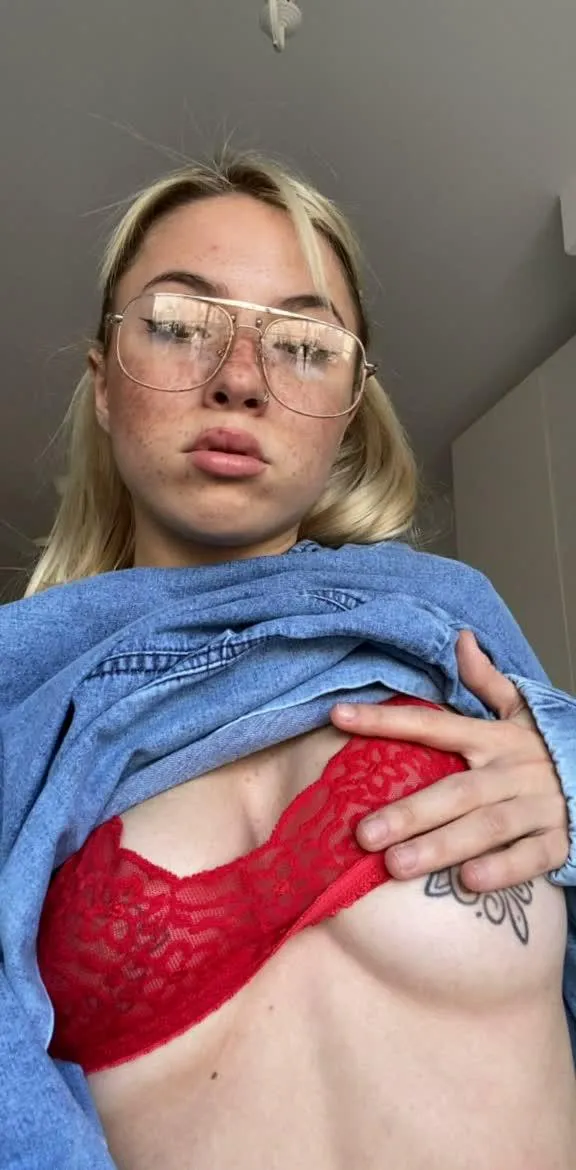 Nothing about me is forgettable