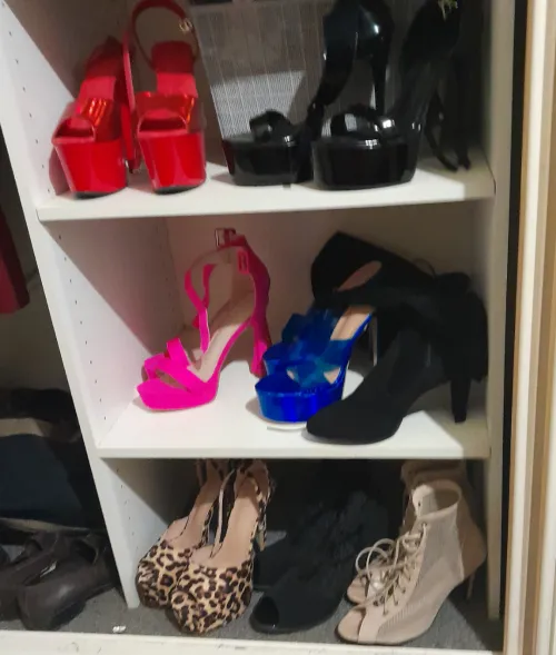 Which pair should I wear tonight 💕