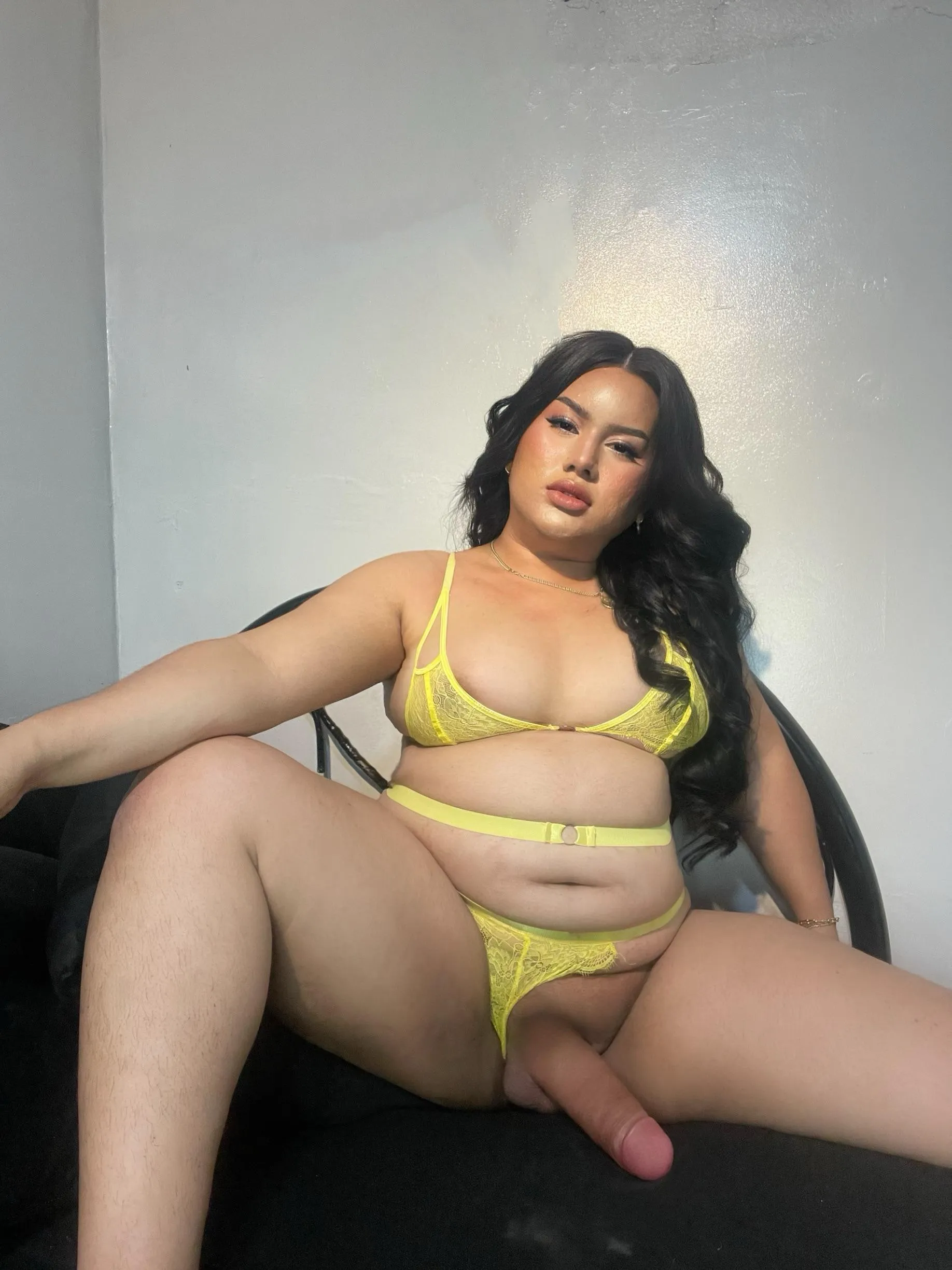 (23) Suck this and ill fuck u