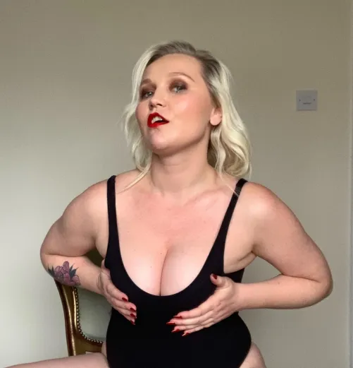 45yo Polish Domme with delicious boobs