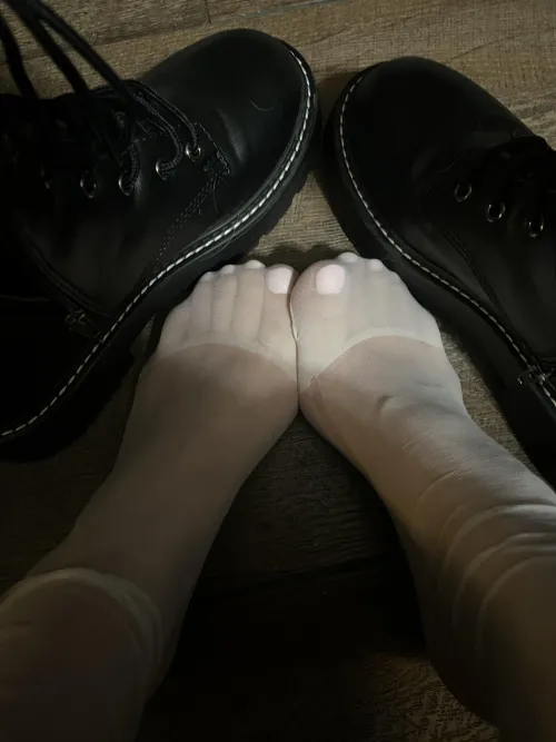 Cute toes in my big boots
