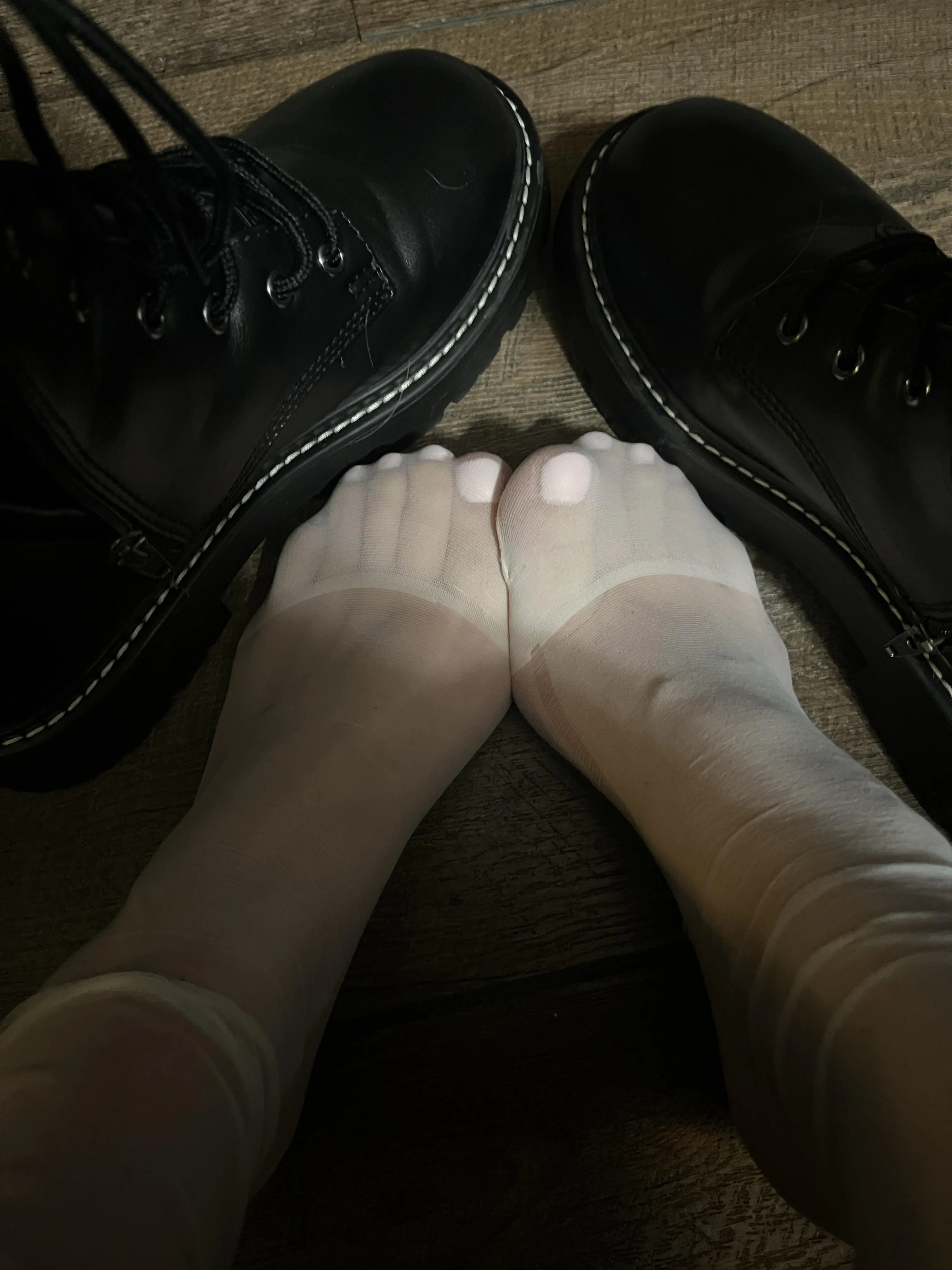 Cute toes in my big boots
